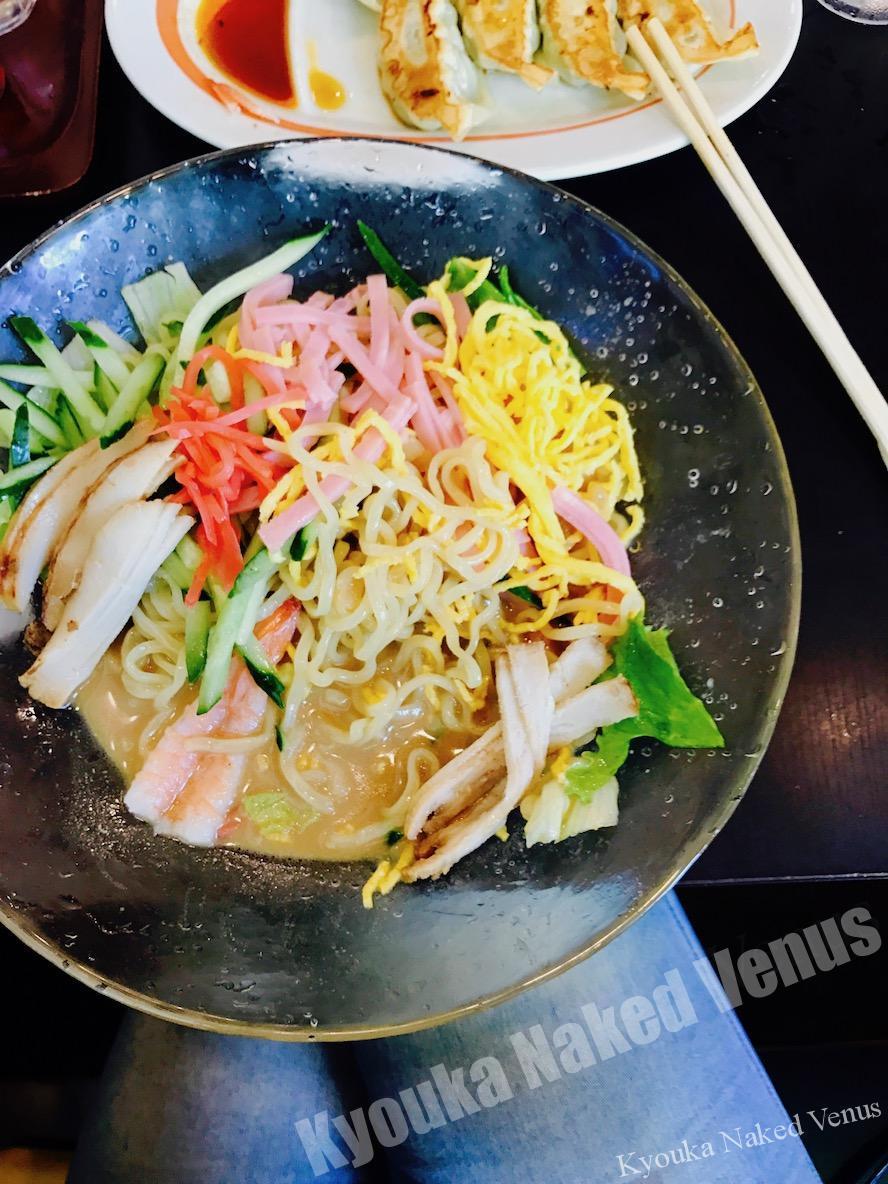ラーメン屋でラーメンをすすらないオンナとフェラのお話